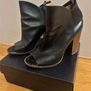 Elegant Black Peep-Toe Heeled Boots